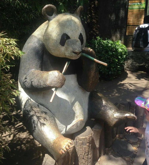 當大熊貓出現在80年代的mv里